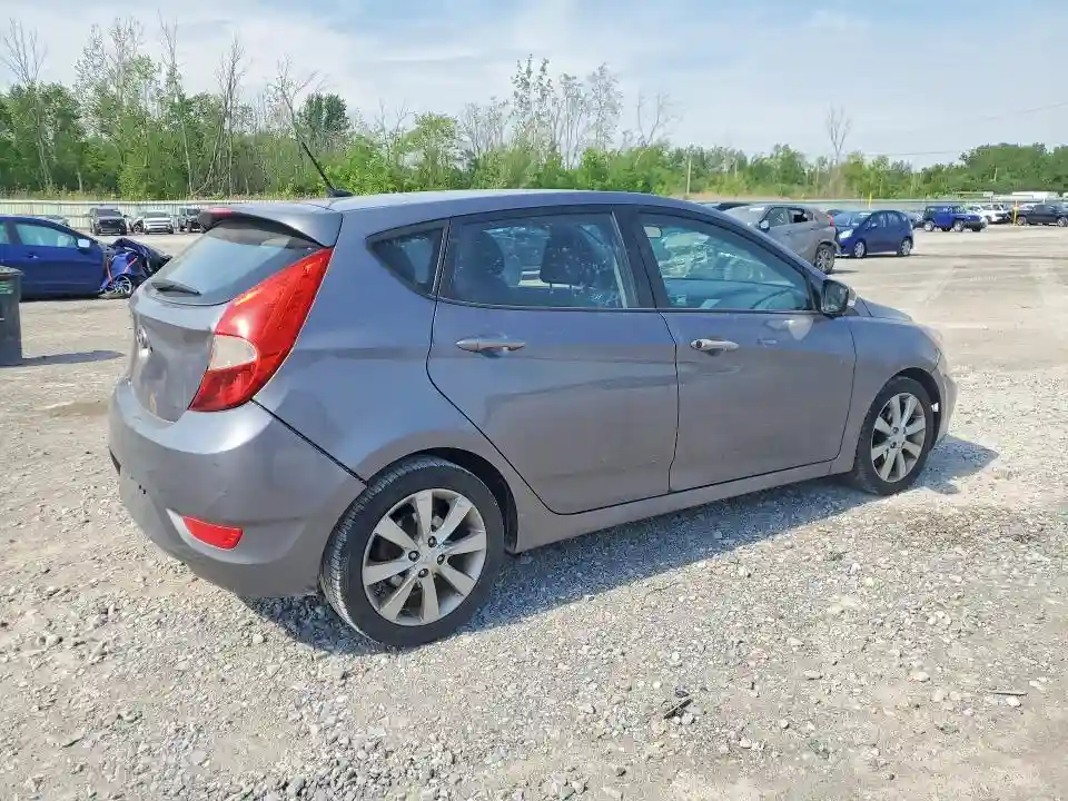 KMHCU5AE3DU138358 2013 HYUNDAI ACCENT SE-2