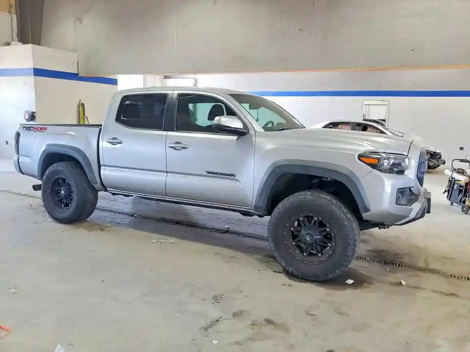 5TFCZ5AN8HX049413 2017 TOYOTA TACOMA-3