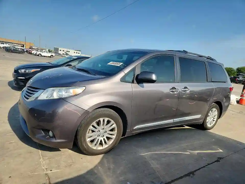 5TDYZ3DCXHS838611 2017 TOYOTA SIENNA-0