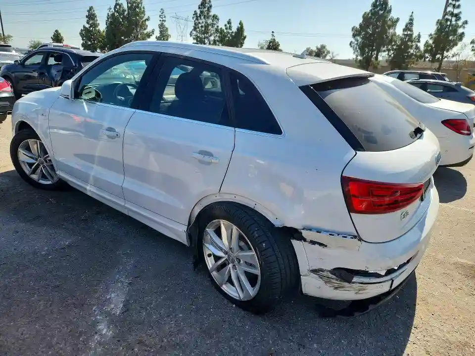 WA1JCCFS1JR032663 2018 AUDI Q3-1