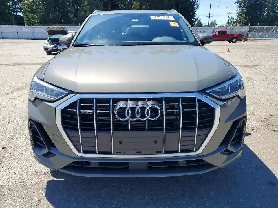 WA1DECF34P1152920 2023 AUDI Q3-4