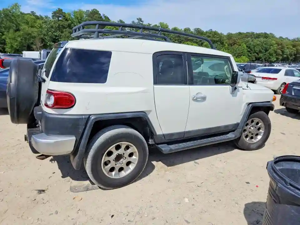 JTEBU4BF3DK163303 2013 TOYOTA FJ CRUISER-2