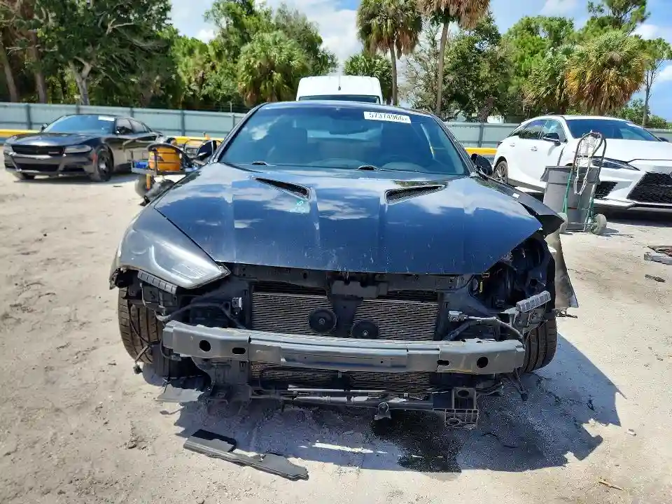 KMHHU6KJ2GU132952 2016 HYUNDAI GENESIS-4