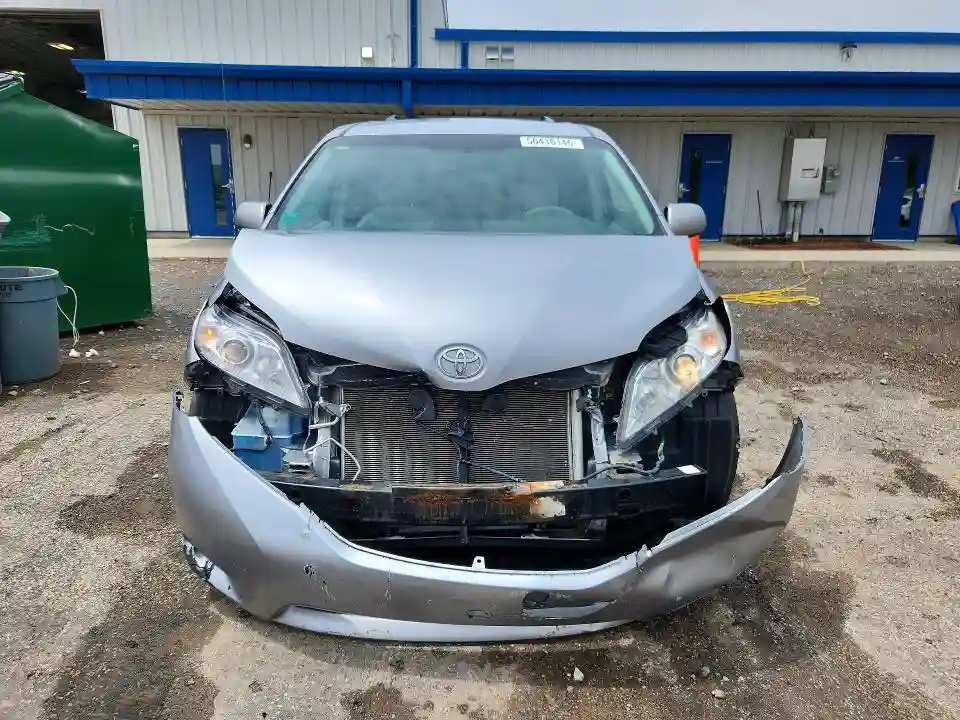 5TDKK3DC8DS391491 2013 TOYOTA SIENNA-4