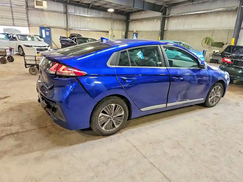 KMHC75LD8MU261570 2021 HYUNDAI IONIQ-2