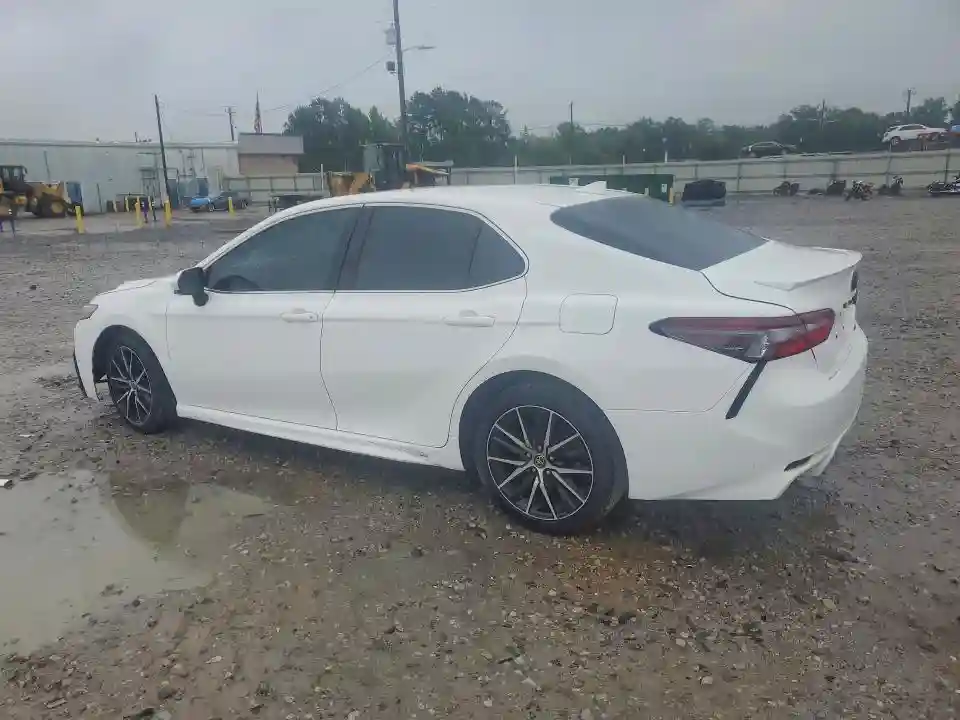 4T1G11AK8MU555239 2021 TOYOTA CAMRY-1
