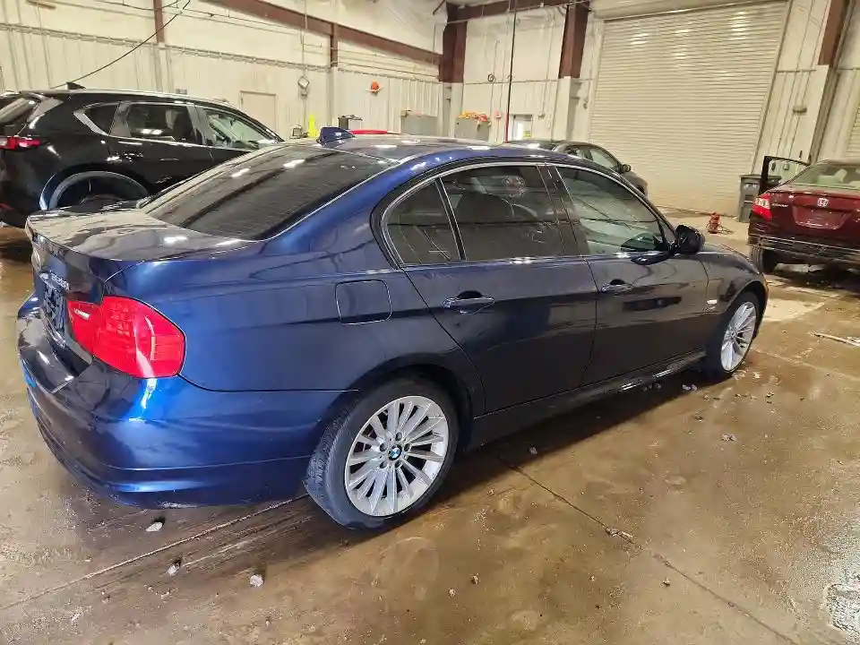 WBAPK7C58BA772118 2011 BMW 3 SERIES-2