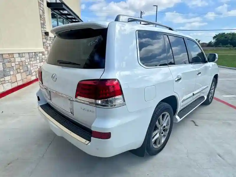 JTJHY7AX8D4100357 2013 LEXUS LX570-3