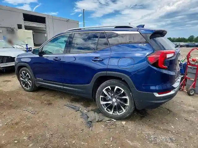 3GKALVEV5NL284950 2022 GMC TERRAIN-1
