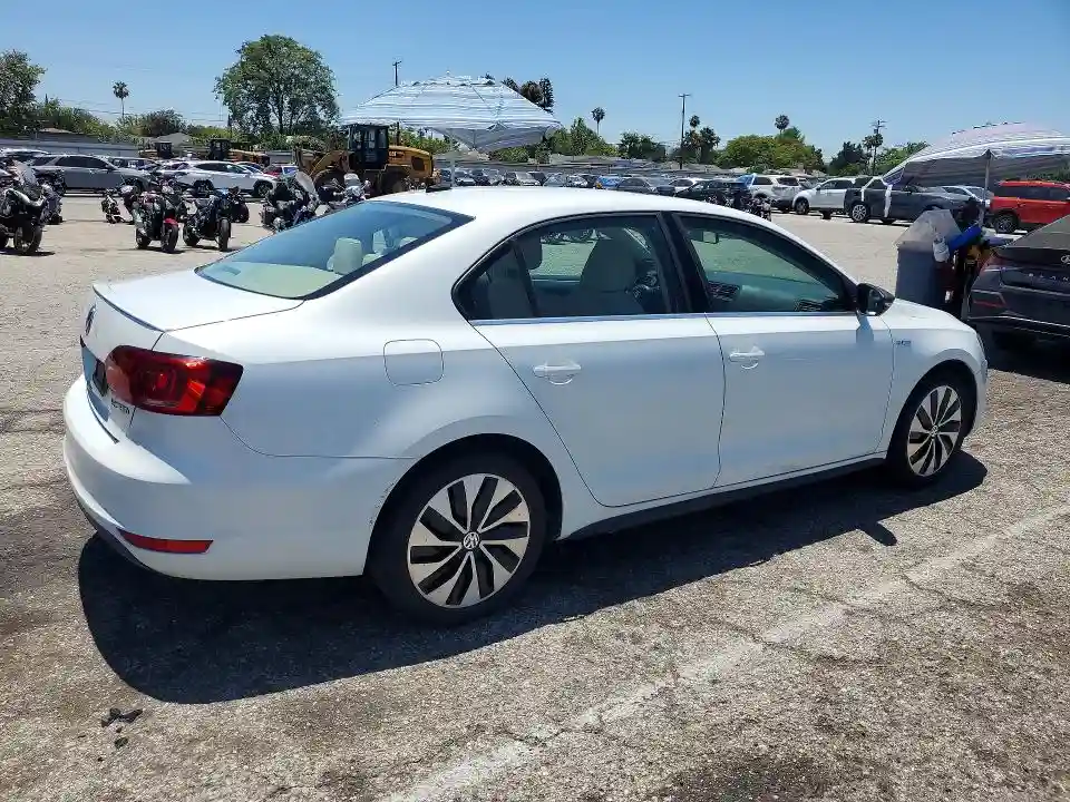 3VW637AJ9DM284441 2013 VOLKSWAGEN JETTA-2