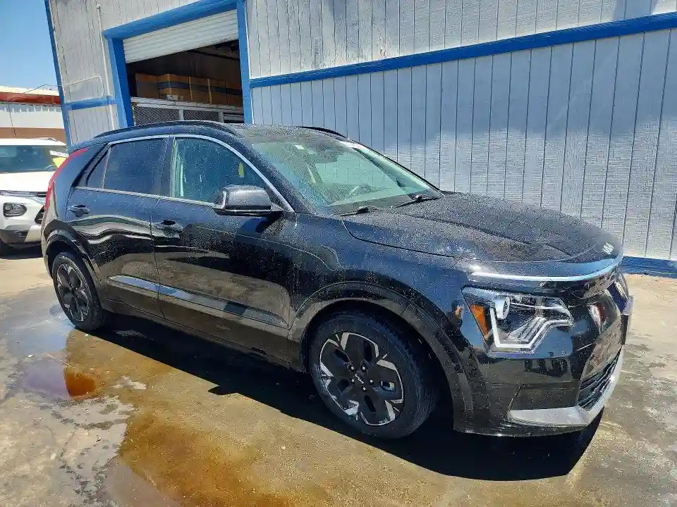 KNDCR3L14P5035937 2023 KIA NIRO WIND-3