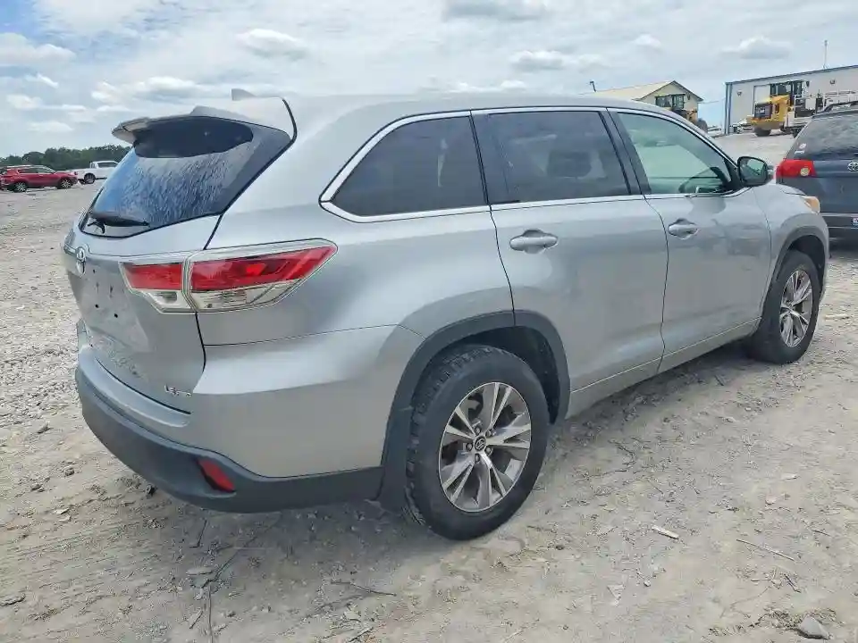 5TDBKRFHXGS307722 2016 TOYOTA HIGHLANDER-2