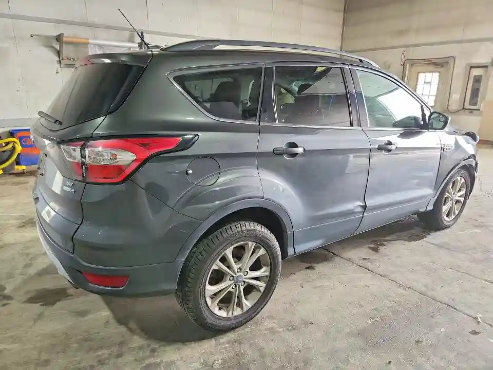 1FMCU9GD8JUD03077 2018 FORD ESCAPE-2