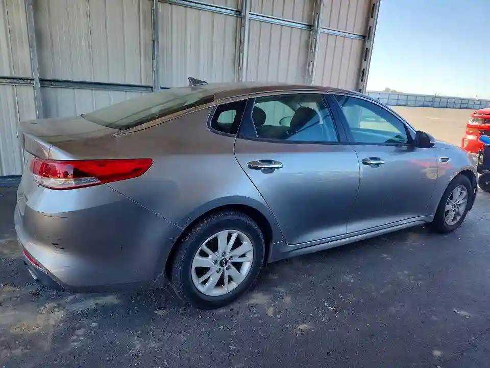5XXGT4L39JG211782 2018 KIA OPTIMA-2