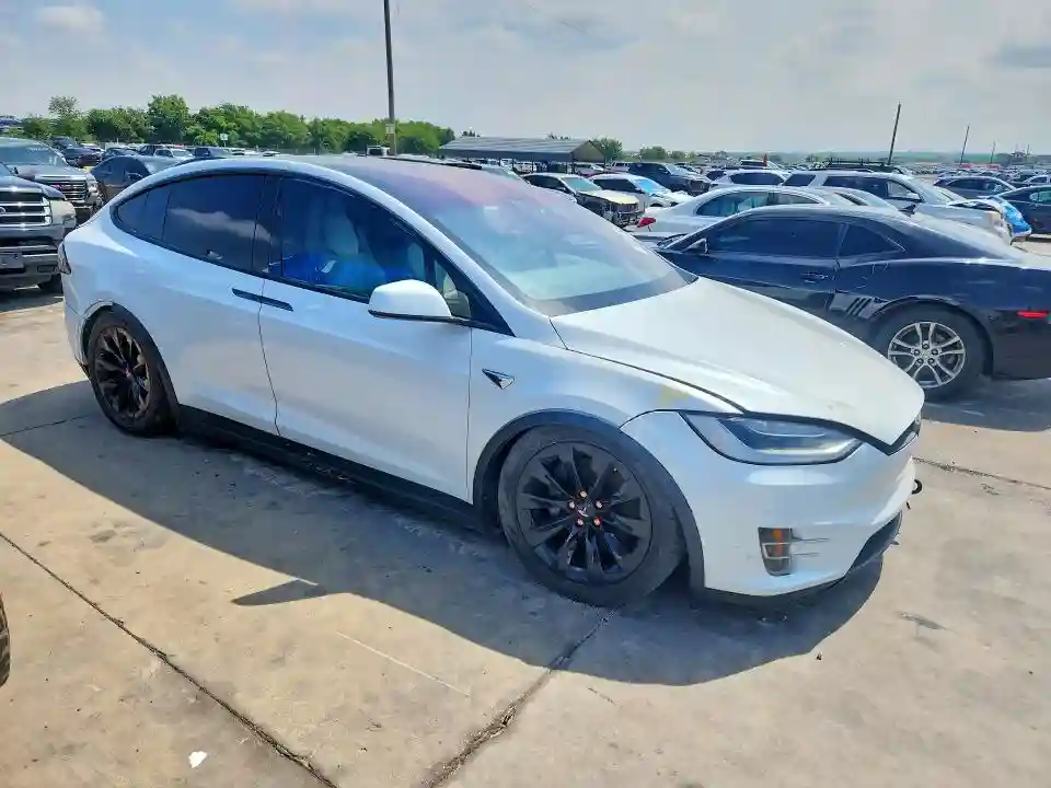 5YJXCAE21HF035536 2017 TESLA MODEL X-3