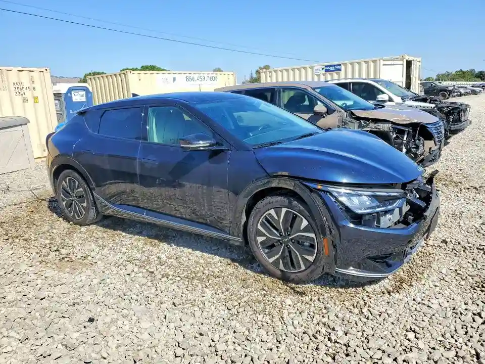 KNDC34LA4P5609718 2023 KIA EV6 WIND-3