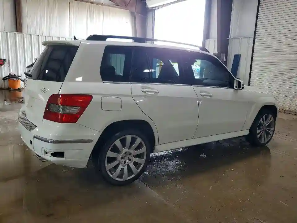 WDCGG5GB5AF504115 2010 MERCEDES-BENZ GLK-CLASS-2