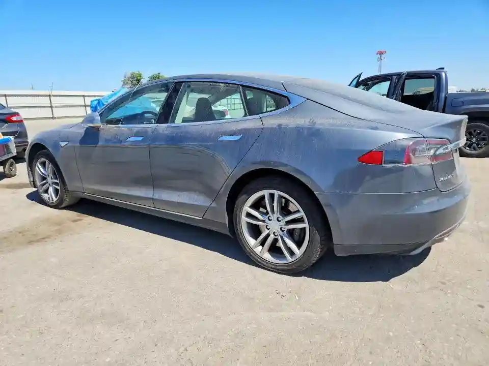5YJSA1DNXDFP05607 2013 TESLA MODEL S-1