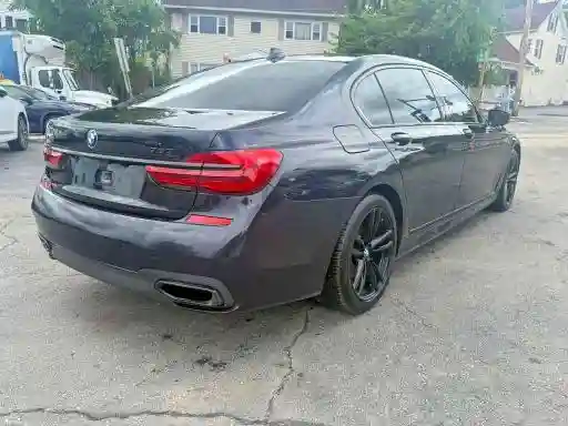 WBA7F2C55JB238705 2018 BMW 7 SERIES-2