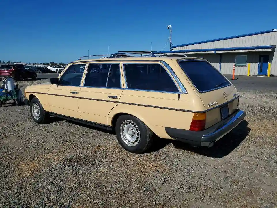 WDBAB93A5BN005481 1981 MERCEDES-BENZ 300-CLASS-1