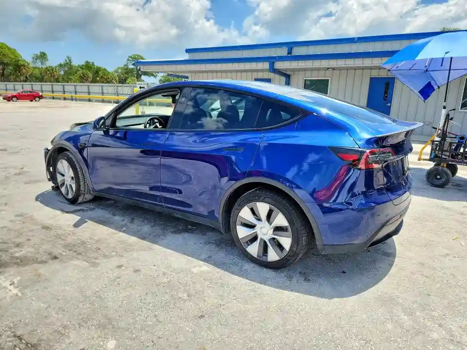 7SAYGDEE7PA170488 2023 TESLA MODEL Y-1