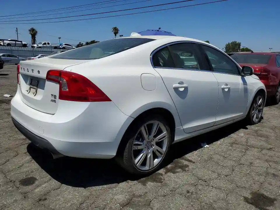 YV1902FH5B2006538 2011 VOLVO S60-2