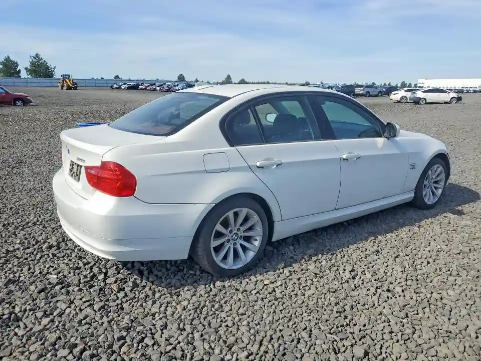 WBAPK5G59BNN24385 2011 BMW 3 SERIES-2