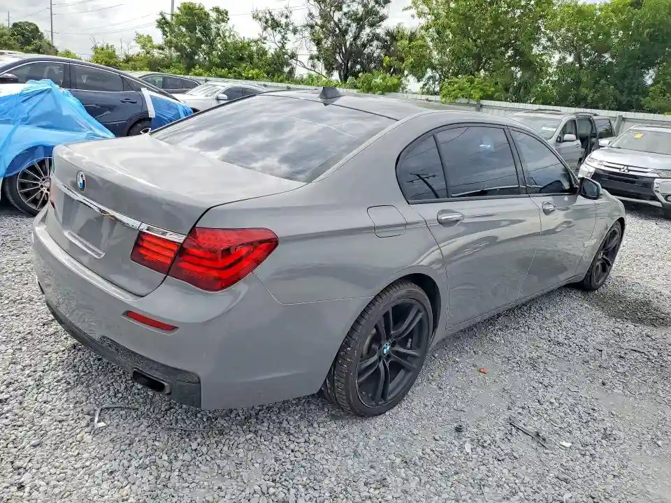 WBAYE4C57FD139009 2015 BMW 7 SERIES-2