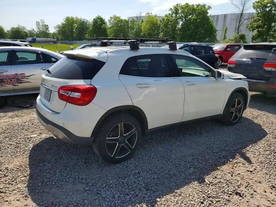 WDCTG4GB8JJ379777 2018 MERCEDES-BENZ GLA-CLASS-2
