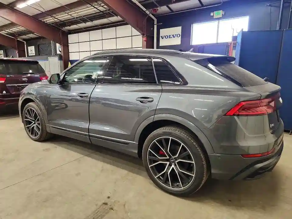 WA1EVAF16KD042854 2019 AUDI Q8-1