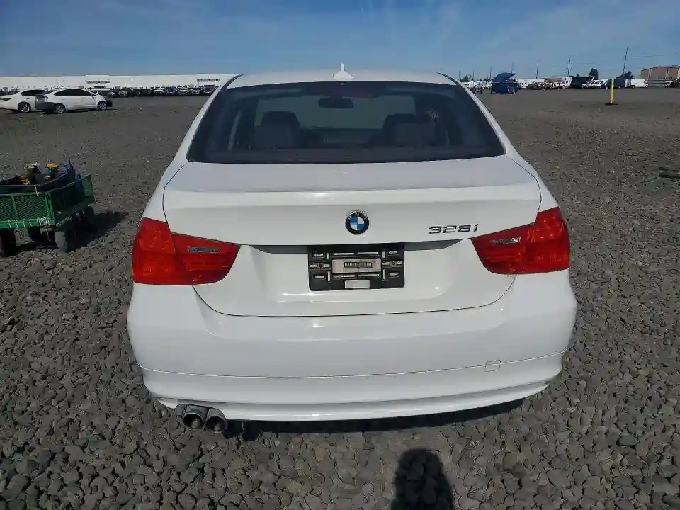 WBAPK5G59BNN24385 2011 BMW 3 SERIES-5