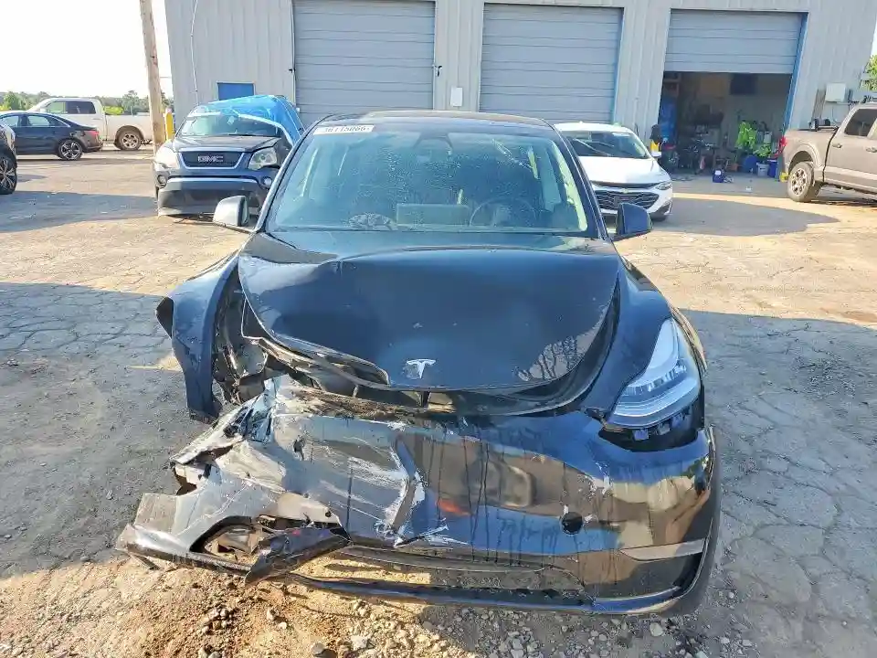 7SAYGDEE6PA058586 2023 TESLA MODEL Y-4