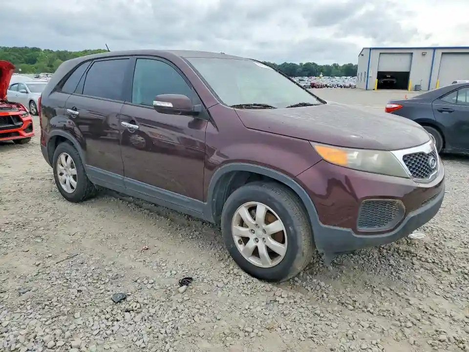 5XYKT3A17BG005461 2011 KIA SORENTO-3