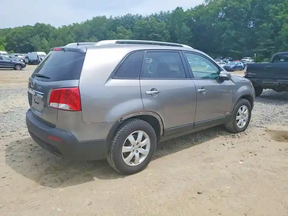 5XYKTDA26DG349722 2013 KIA SORENTO-2