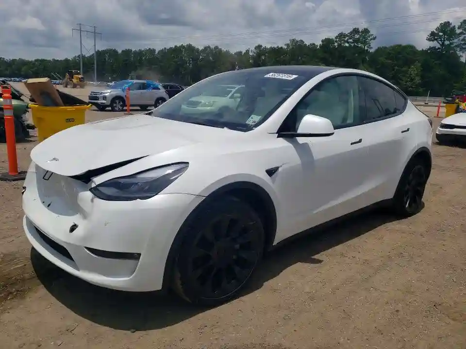 7SAYGDEE7PF876847 2023 TESLA MODEL Y-0
