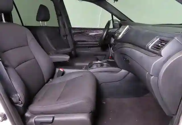 5FNYF7H23KB004550 2019 HONDA PASSPORT-4