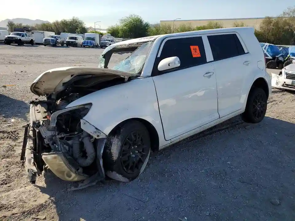 JTLZE4FE6FJ076090 2015 SCION XB-0