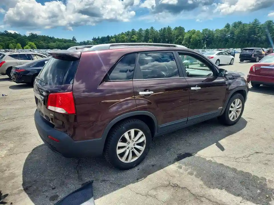 5XYKUDA10BG038465 2011 KIA SORENTO-2