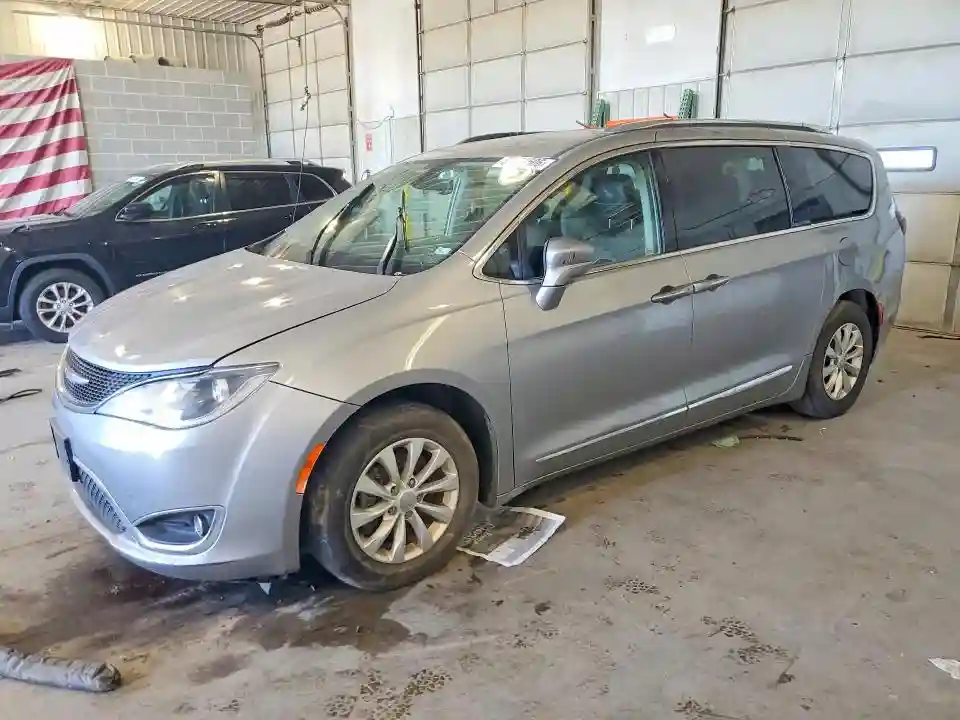 2C4RC1BG0JR119060 2018 CHRYSLER PACIFICA-0