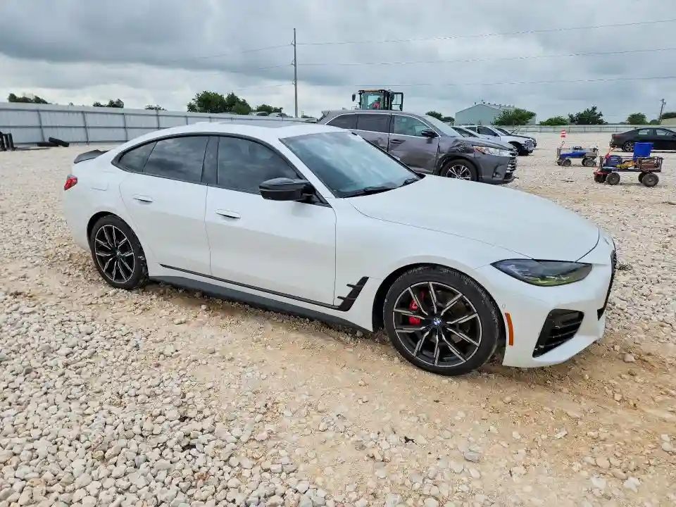 WBA13AW0XNFM45758 2022 BMW M4-3
