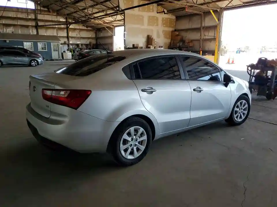 KNADM4A37F6515733 2015 KIA RIO-2