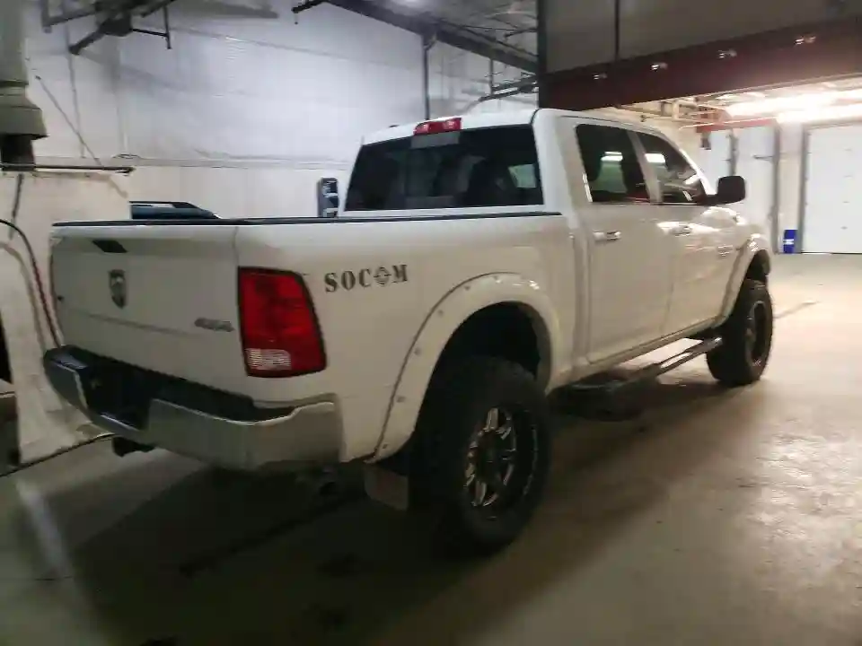 1C6RR7LT5JS223708 2018 RAM 1500-2