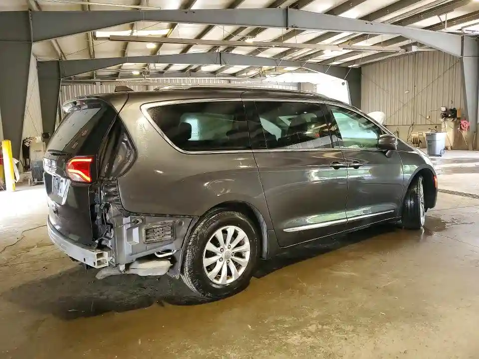 2C4RC1BG7KR588597 2019 CHRYSLER PACIFICA-2