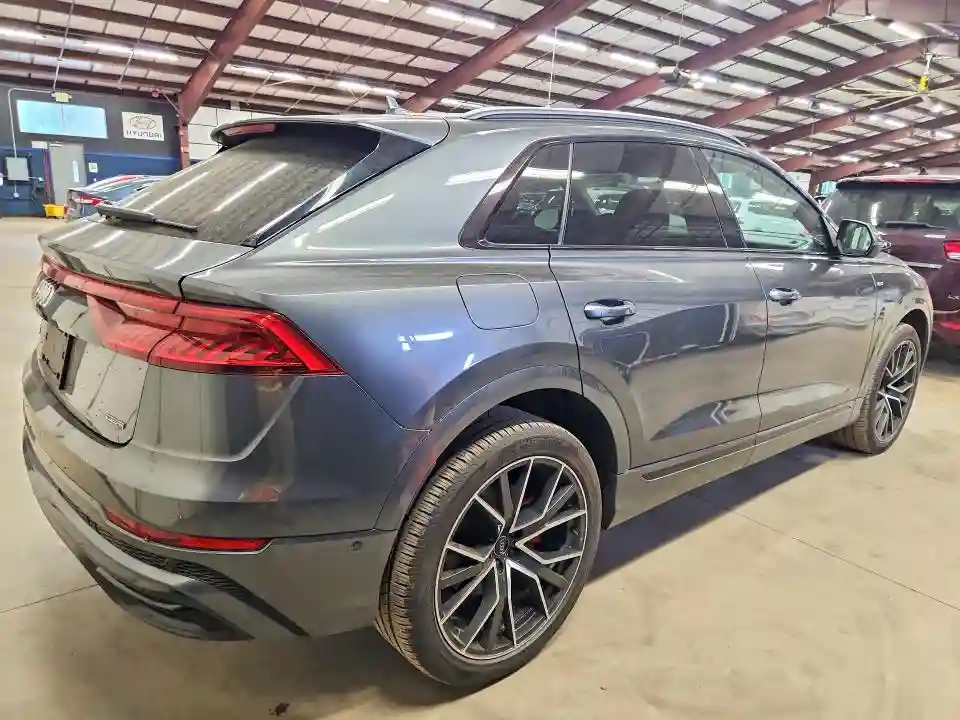 WA1EVAF16KD042854 2019 AUDI Q8-2