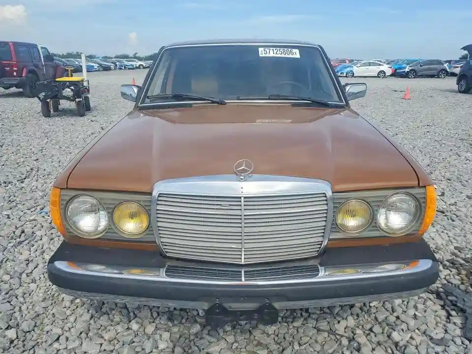12312312161460 1980 MERCEDES-BENZ 240-CLASS-4