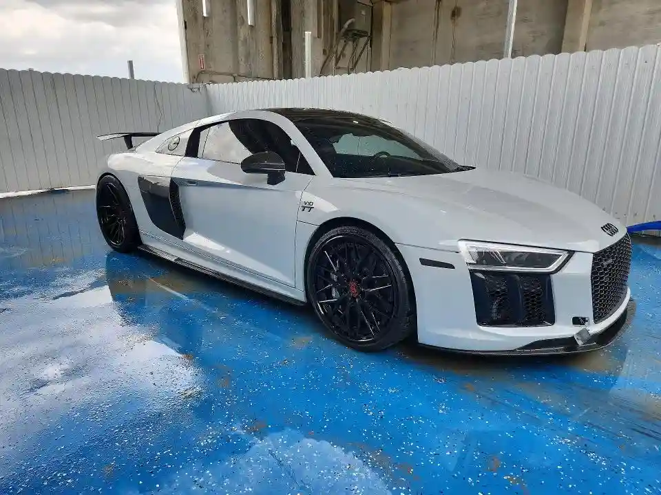 WUAKBAFXXH7903954 2017 AUDI R8-3