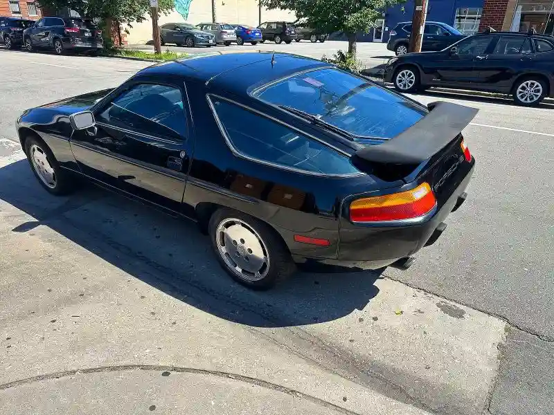 WP0JB0921HS861805 1987 PORSCHE 928-2