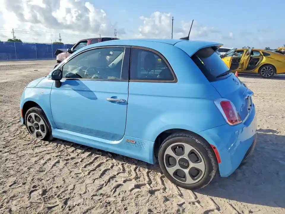 3C3CFFGE1HT579907 2017 FIAT 500-1