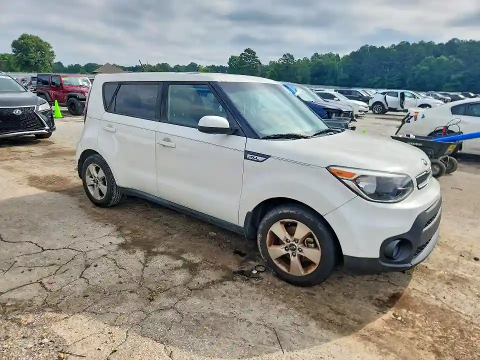 KNDJN2A20J7618669 2018 KIA SOUL BASE-3