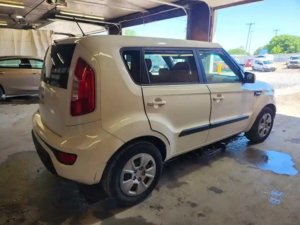 KNDJT2A56D7531136 2013 KIA SOUL BASE-2